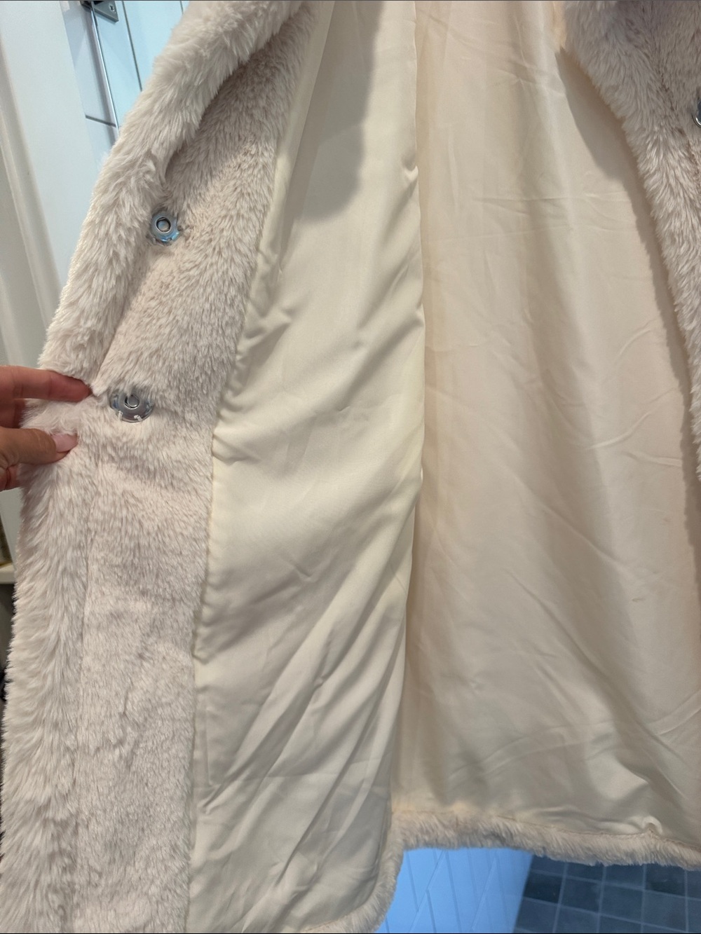 Steve Madden Plush Teddy Coat in Cream - Picture 3 of 7